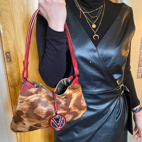 Valentino Garavani Shoulder bag - Picture 9 of 13